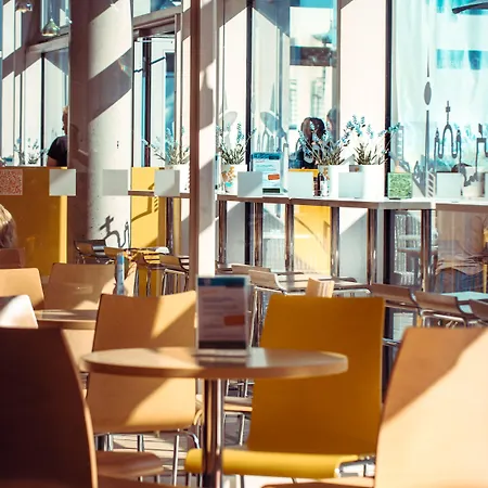Martas Gaestehaeuser Hauptbahnhof ホステル ベルリン