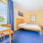 Martas Gaestehaeuser Hauptbahnhof Hostel *