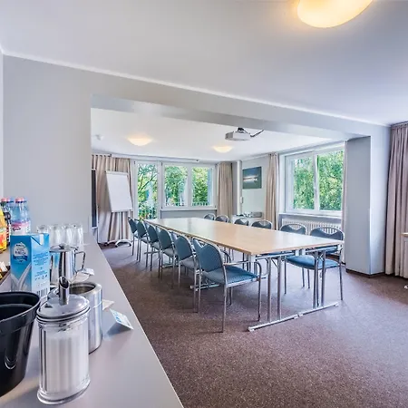 Martas Gaestehaeuser Hauptbahnhof Хостел *