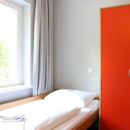 Martas Gaestehaeuser Hauptbahnhof Берлин