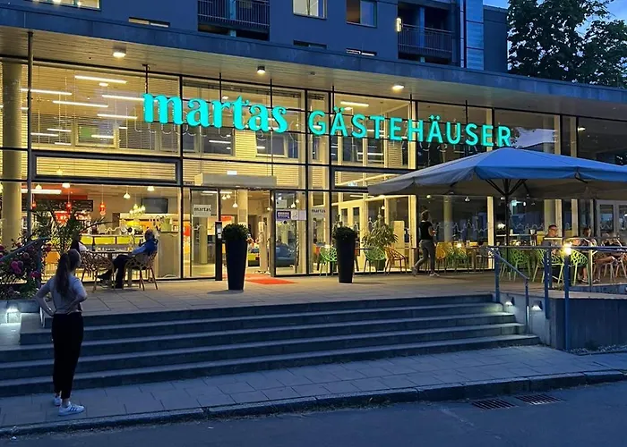 Hostal Martas Gaestehaeuser Hauptbahnhof *