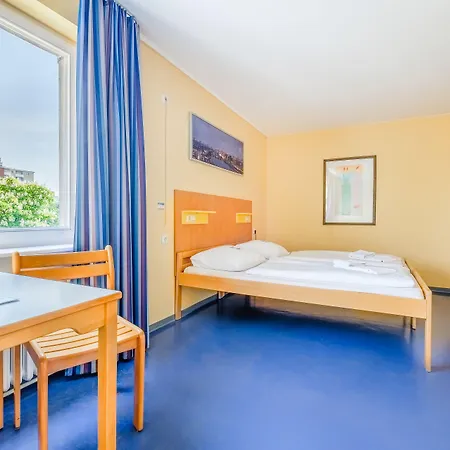 Martas Gaestehaeuser Hauptbahnhof Auberge de jeunesse *