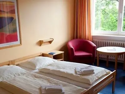 Hostal Martas Gaestehaeuser Hauptbahnhof Berlín